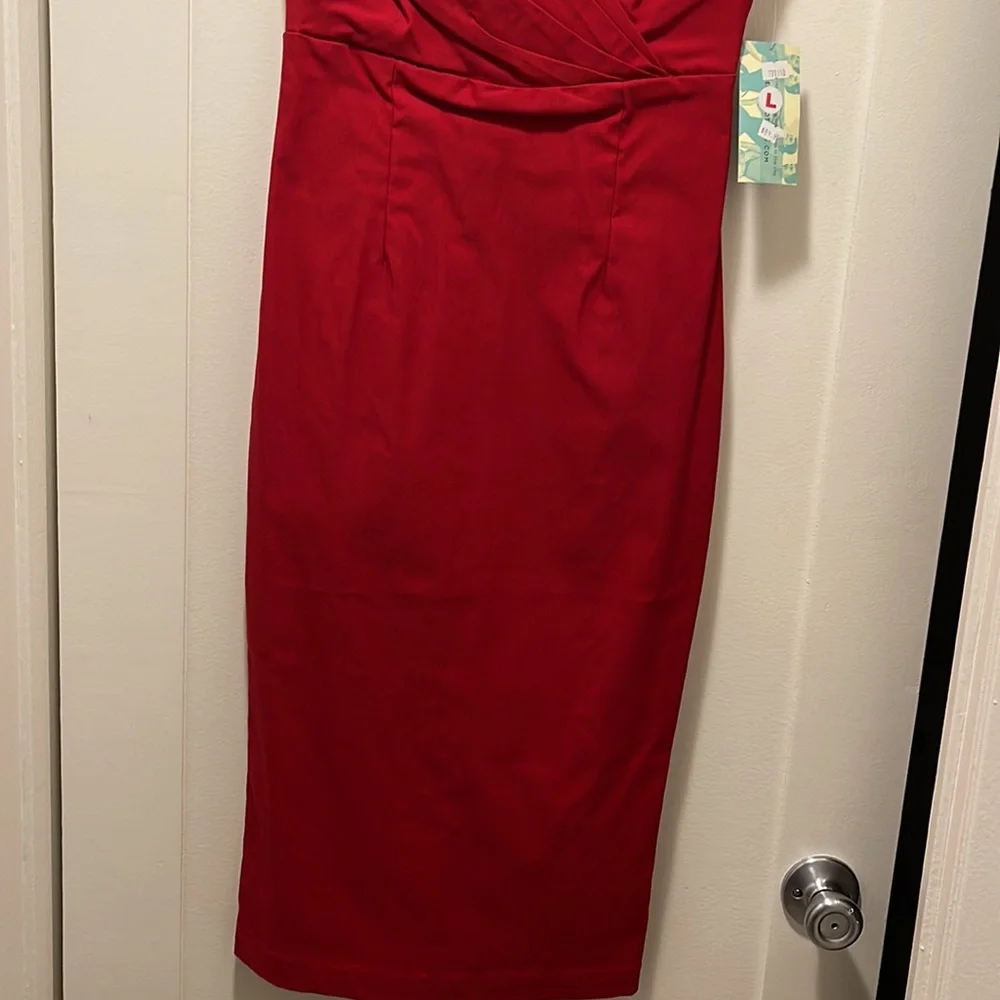 Red Dress - Picture 4 of 8